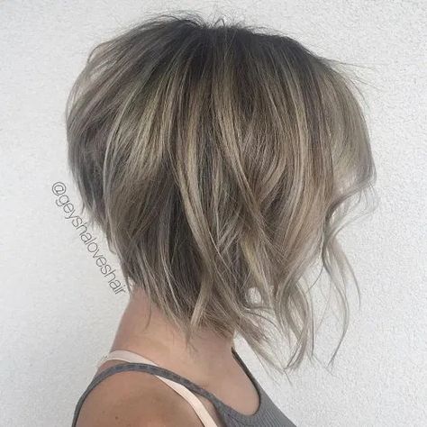 Inverted Bob Haircut, Modern Bob Haircut, Easy Trendy Hairstyles, Inverted Long Bob, Blonde Ends, Inverted Bob Haircuts, Line Bob Haircut, Modern Bob, Messy Bob