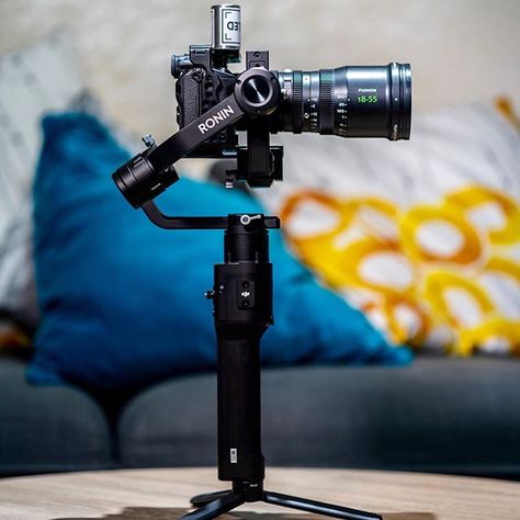 Ronin Camera, Camera Crafts, Street Background, Sony A7iii, Antique Cameras, Sony A6000, Cinema Camera, Travel Tech, Film School