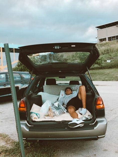 Subaru Car Picnic Trunk Picnic Date, Trunk Car Date, Truck Picnic Date Night, Car Picnic, Suv Picnic Date, Trunk Bed Date, Bed Of Truck Date Summer Nights, Pickup Truck Picnic Date, Truck Bed Date