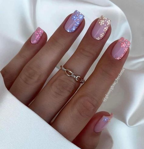 Summer Nails 2023, Nails Art Designs, Spring Acrylic Nails, Simple Gel Nails, Summery Nails, Simple Acrylic Nails, Blush Nails, Cute Gel Nails, Nails 2023