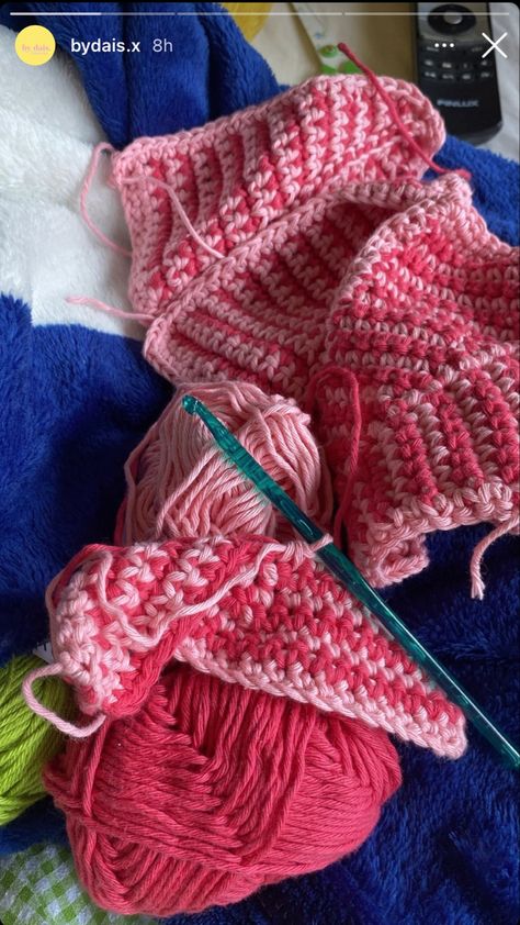 Instagram story of a crochet work in progress Knitting Instagram Story, Crochet Process Aesthetic, Crochet Instagram Story, Crochet Instagram, Crochet Shoulder Bags, Crochet Sun Hat, Crochet Cord, Crochet Business, Crochet Clothing And Accessories