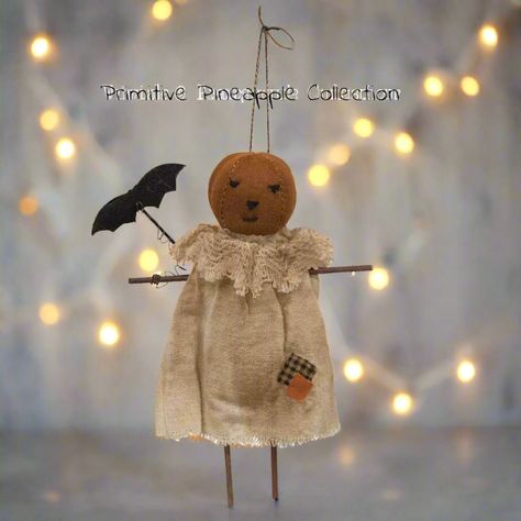 Primitive Halloween Dolls, Primitive Witches, Primitive Halloween Crafts, Fall Coziness, Easy Primitive Crafts, Pumpkin Head Doll, Halloween Primitives, Clay Pumpkins, Primitive Country Crafts