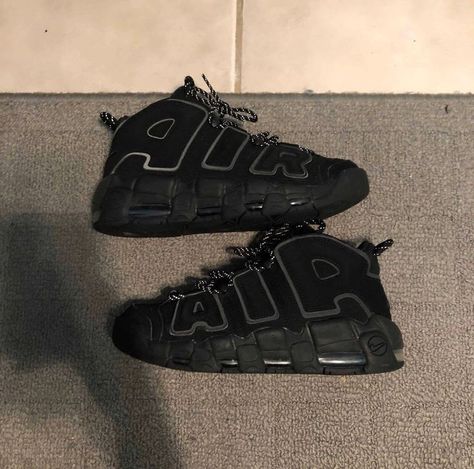 Outfits With Black Nike Shoes, Nike Uptempo Sneakers, Nike Uptempo, Trendy Shoes Sneakers, Dr Shoes, Black Nike Shoes, Jordan Shoes Girls, Fresh Shoes, Neue Outfits