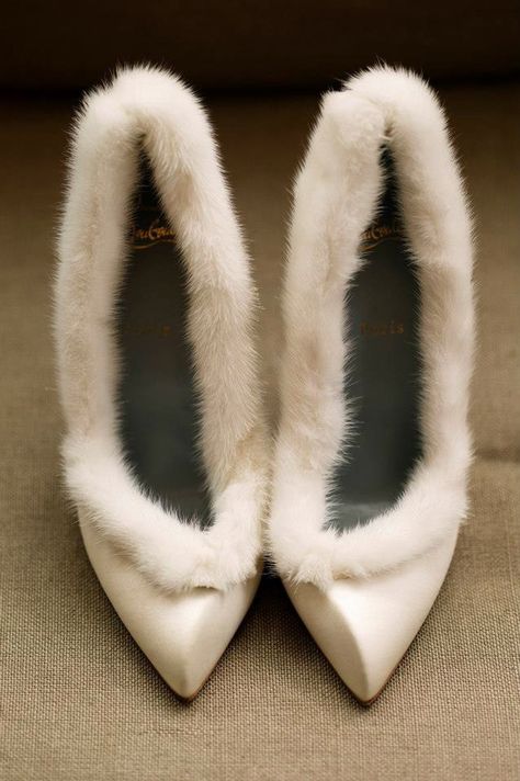 fur trimmed winter wedding shoes  ~  we ❤ this! moncheribridals.com Wedding Dress For Snow, Winter Bridal Gowns, Winter Bride Shoes, Viking Winter Wedding, Winter Wedding Shoes The Bride, Grinch Wedding, Winter Bride Dress, Winter Wedding Dress Fur, Dr Wedding