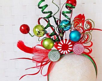 Christmas Hair Piece, Christmas Headbands Women, Christmas Headband Diy, Christmas Headdress, Girls Crafts, Peppermint Candies, Headband Fabric, Headband Diy, Holiday Headbands