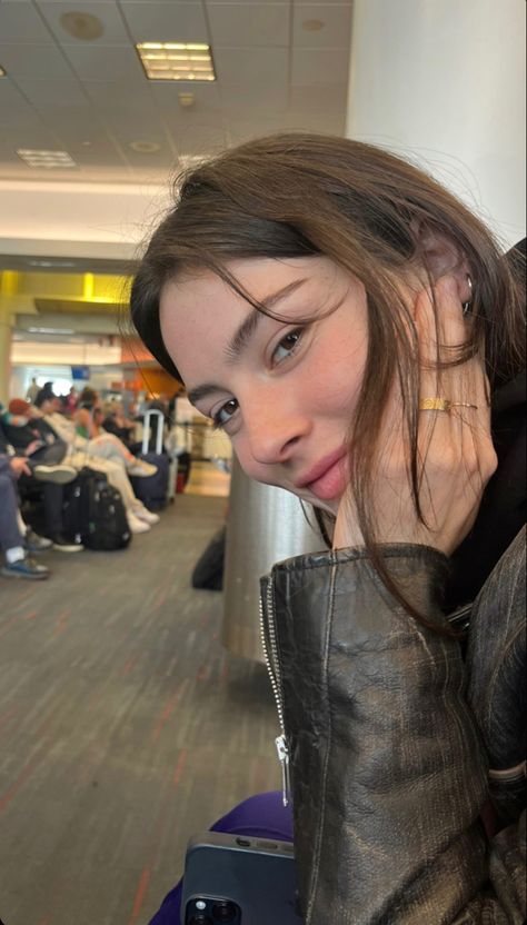 Gracie Abrams Airport, Gracie Abrams Gf Material, Gracie Abrams Eyebrows, The Secret Of Us Gracie Abrams Wallpaper, Gracie Abrams Icons Rare, Gracie Abrams Inspired Outfits, Gracie Abrams Paparazzi, Gracie Abrams Wallpaper Lockscreen, Gracie Abrams Boyfriend