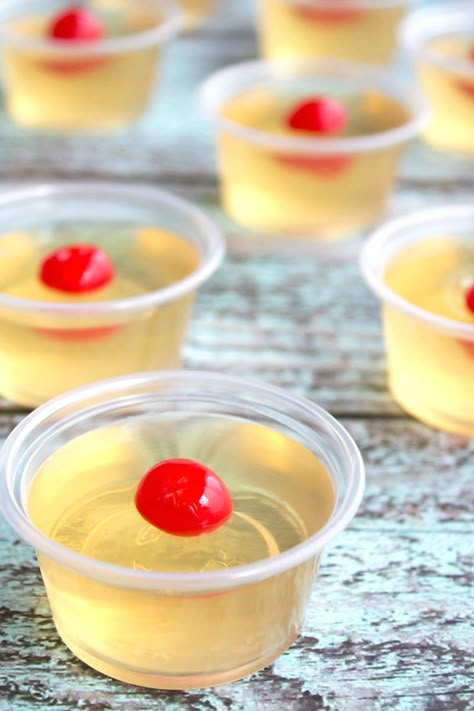 Sour Jello Shots, Easy Fruity Cocktails, Tequila Jello Shots, Peach Jello Shots, Strawberry Margarita Jello Shots, Cherry Jello Shots, Lemonade Jello Shots, Watermelon Jello Shots, Easy Shot Recipes