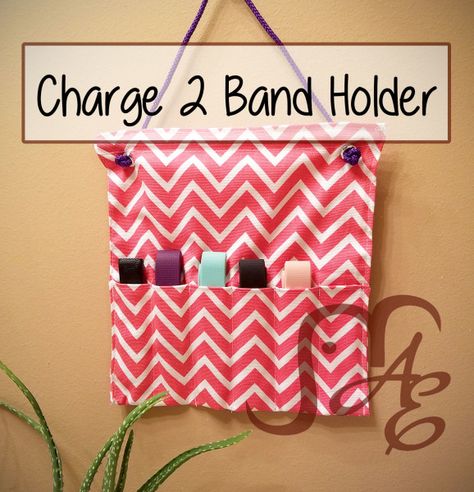 A cute storage solution for your extra Fitbit Bands. Watch Band Organizer Diy, Watch Band Storage Diy, Diy Apple Watch Band Storage, Apple Watch Band Storage, Diy Watch Band, Craft Night Projects, Diy Watch, Cute Storage, Diy Apple