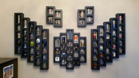 Now that's a shot glass display! Shot Glass Display Ideas, Glass Display Ideas, Shot Glass Display, Shot Glasses Display, Shot Glass Holder, Souvenir Display, Glasses Display, Glass Display Case, Glass Rack