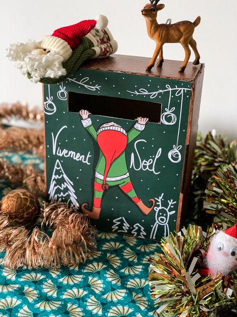 Boîte aux lettres calendrier de l'Avent - Illustrations - le monde de Nadoo Christmas Box Decoration Ideas, Christmas Boxes Decoration, Christmas Bazaar Ideas, Christmas Mailbox, Christmas Advent Calendar Diy, Christmas Shadow Boxes, Easy Diy Christmas Gifts, 타이포그래피 포스터 디자인, Noel Diy