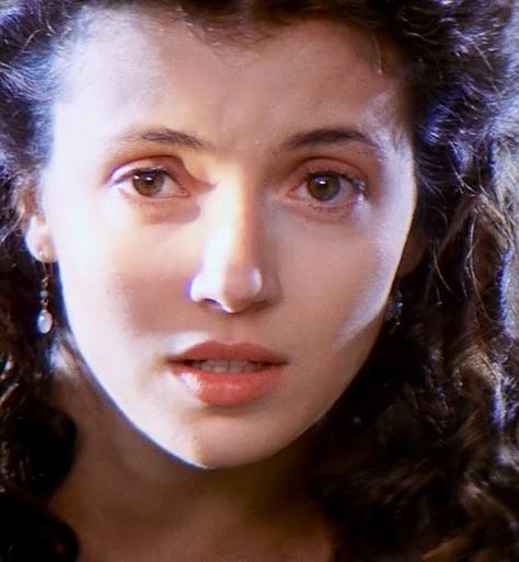 Princess Lili of Legend (Actress: Mia Sara) Ethereal Women, Mia Sara, Elf Products, Princess Kitty, Dark Princess, Film World, Height Measurement, Sci Fi Tv, Ridley Scott