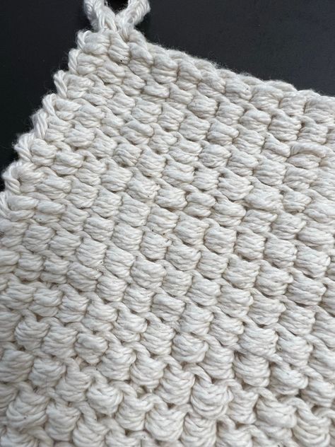 Barrel Stitch Trivet -- a loom knit pattern Loom Knit Trivet, Knit Trivet, Loom Knit, Easy Stitch, Thick Yarn, Thick Fabric, Loom Knitting, Knit Pattern, Worsted Weight