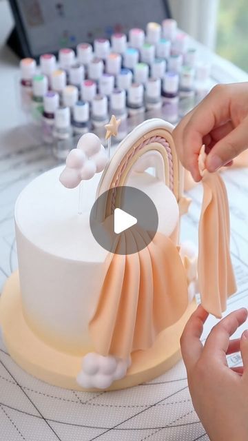 Fondant Bow Tutorial, Easy Fondant, Using Fondant, Fondant Bow, Desserts Cookies, Bow Tutorial, Cute Bow, Cute Bows, Ribbon Bows