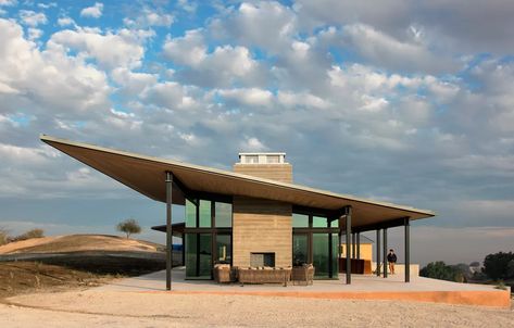 Cantilever Architecture, Wineries Architecture, Skillion Roof, California Winery, Roof Architecture, Higher Design, Roof Design, Green Design, Residential Architecture