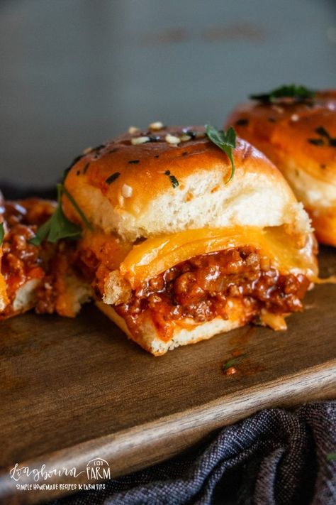 Bbq Beef Sliders Recipes Hawaiian Rolls, Barbeque Sliders, Sliders Board, Sliders Ideas, Bbq Sliders Recipes, Bbq Beef Sliders, Food Sliders, Slider Ideas, Mini Slider