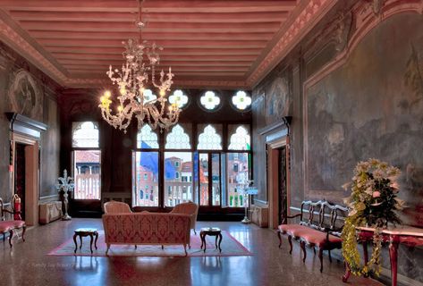 Eye For Design: Create Old World Interiors With Murano Glass Chandeliers Venice Italy Hotels, Old World Interiors, Dumfries House, Venice Hotels, Opulent Interiors, Murano Chandelier, Places In Italy, Old World Style, Murano Glass Chandelier