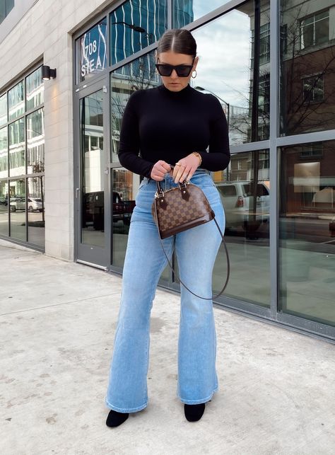 Mockneck Bodysuit Outfit, Mockneck Outfit, Bodysuit Jeans Outfit, Bodysuit Outfit Ideas, Jeans And Bodysuit, Mood 2024, Julia Marie, Wardrobe Revamp, Flare Jeans Outfit