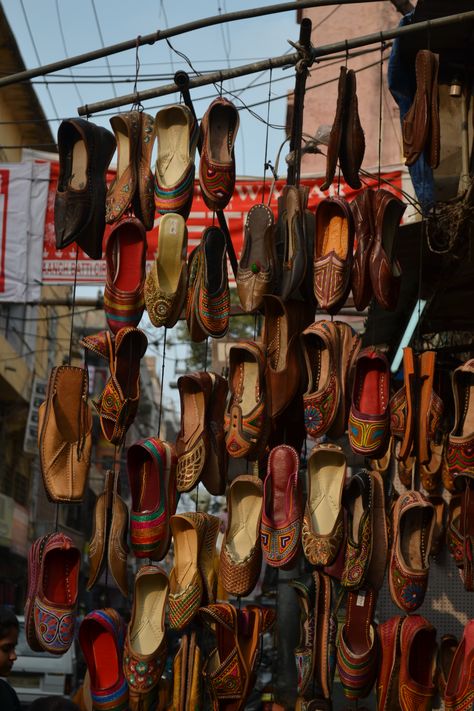 Pretty pretty - Jaipur market  © Haem Roy Jaipur Market, Diwali Photography, Amer Fort, Jackets Men Fashion, World Market, Jaipur, Diwali, Men Fashion, Fort