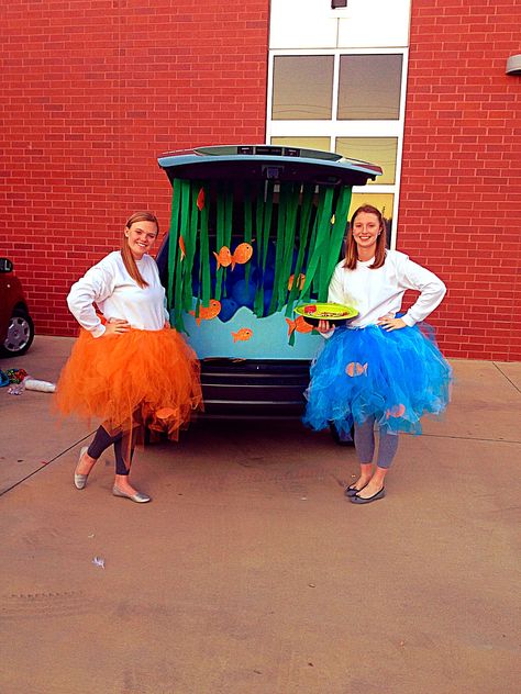 Under the sea! Trunk or treat idea! Turtle Trunk Or Treat, Scuba Trunk Or Treat, Under The Sea Trunk Or Treat Ideas, Fish Trunk Or Treat, Ocean Trunk Or Treat Ideas, Underwater Trunk Or Treat, Trunk Or Treat Under The Sea, Fishing Trunk Or Treat Ideas, Trunk Or Treat Fishing