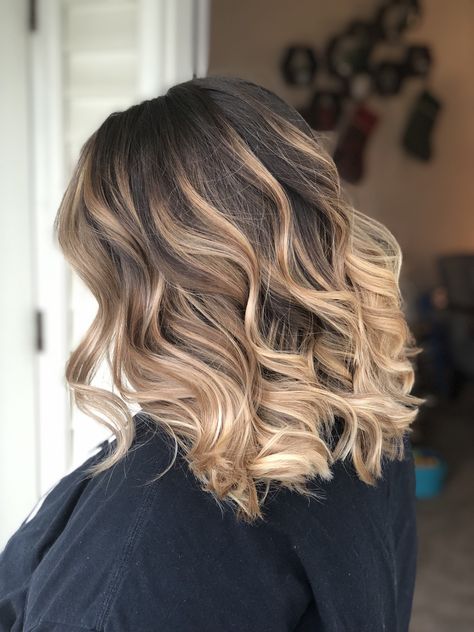 Balayage Hair For Round Face, Caramel Honey Bayalage Brunette, Brown Hair Light, Balayage Beige, Coffee Brown Hair, Brown Hair With Blonde, Hair With Blonde Highlights, Coffee Hair, Summer Highlights