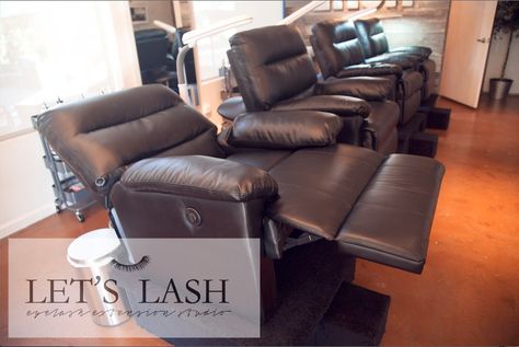 Comfortable recliner chairs at Let's Lash an eyelash extension studio in Scottsdale, AZ. Take a nap and wake up beautiful! www.letslash.com Eyelash Extension Recliner Chair, Lash Chair Reclining Ideas, Lash Chair, Eyelash Extension Studio, Eyelash Studio, Eyelash Extensions Salons, Lash Lounge, Lash Bar, Dreams Spa