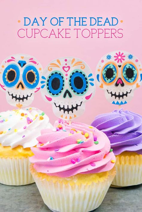 Print these Day of the Dead Sugar Skull Cupcake Toppers for your next celebration! #diadelosmuertos #party Sugar Skull Cakes, Sugar Skull Party, Skull Cupcakes, Sugar Skull Face, Skull Cake, Vintage Halloween Costume, Christmas Decorations Garland, Sugar Skull Art, Diy Craft Tutorials