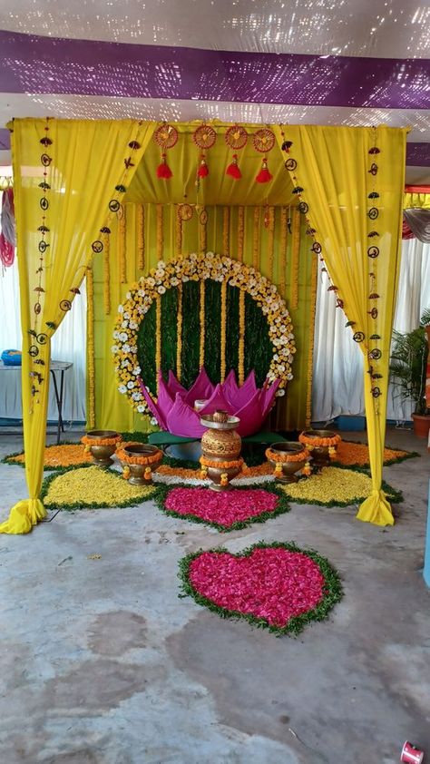 Maturity Function Decoration, Mehandhi Function Decorations, Mangal Snanam Decoration, Mangalasnanam Decorations, Haldi Ceremony Decorations Outdoor, Half Saree Function Decoration Ideas, Mangal Snanam, Haldi Backdrop, Haldi Decorations