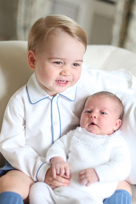 Princess Charlotte and Prince George: Kensington Palace release new official photos - Photo 3 | Celebrity news in hellomagazine.com Ducesa Kate, Vévodkyně Kate, Prinz George, Kat Williams, Prince Georges, Kate Und William, Duchesse Kate, Düşes Kate, Herzogin Von Cambridge