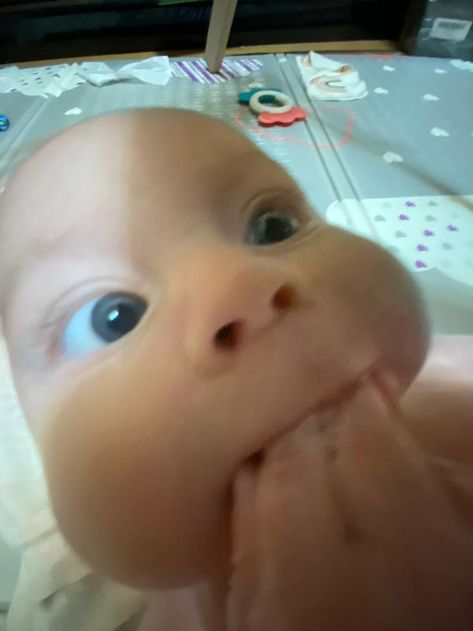 Silly Baby Pictures, Funny Baby Pics, Funny Baby Faces, Funny Baby Pictures, Face Funny, Funny Pix, Playing The Victim, Baby Faces, Baby Memes