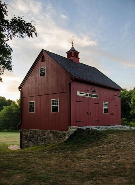 Barn Garage Plans, Barn Colors, Chandelier Designs, Barn Remodel, Post And Beam Barn, Bank Barn, Barn Houses, Barn Kits, Simple Shed