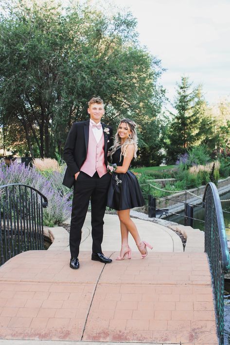 Black Hoco Dress With Accent Color, Black Prom Dress With Accent Color, Pink And Black Hoco Couple, Hoco Date Pictures Black Dress, Black And Pink Hoco, Black And White Prom Couple, Black Dress Hoco Couple Outfits, Black And Pink Prom Couple, Black Homecoming Dress Couple