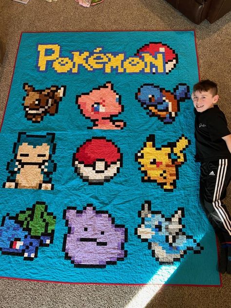 Pokemon Quilt Pattern, Pokemon Quilt, California Quilt, Sewing Blankets, Quilt Free Pattern, Boys Quilt Patterns, Cute Sewing Projects, Small Sewing, Quilt Projects