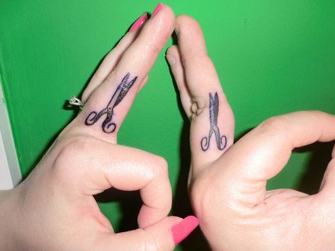 Lesbian Tattoo, scissor tattoo on fingers Matching Tattoos For Lovers, Scissor Tattoos, Girlie Tattoos, Scissor Tattoo, Shears Tattoo, Hairdresser Tattoos, Hair Station, Finger Tattoos For Couples, Pride Tattoo