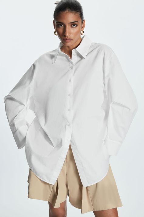 Best White Shirt, Oversized White Shirt, Modern Style Design, How To Look Rich, Drape Sleeves, Cut Sweatshirts, Crisp White Shirt, White Shirts, Oversized Shirt