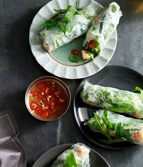 Vietnamese Rice Paper Rolls by gourmettraveller #Spring_Rolls #Vietnamese #Healthy #Light #Quick Rolls Rice Paper, Rice Paper Rolls Recipe, Rice Paper Rolls Recipes, Vietnamese Rice Paper Rolls, Vietnamese Rice Paper, Sommer Mad, Vietnamese Rice, Rice Paper Rolls, Vietnamese Cuisine