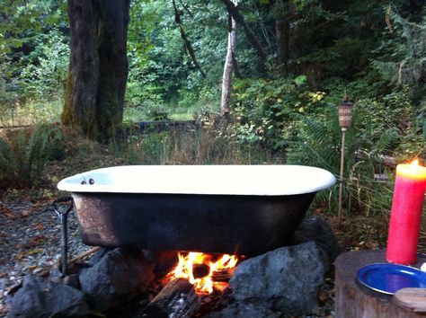 Cast iron tub, heated by fire , used for glamping, Olympic Peninnisula Outdoor Bathtub Ideas, Caravan Vintage, Cast Iron Kitchen Sinks, Old Bathtub, Diy Hot Tub, Outdoor Bathtub, Outdoor Tub, Outdoor Baths, Cast Iron Tub