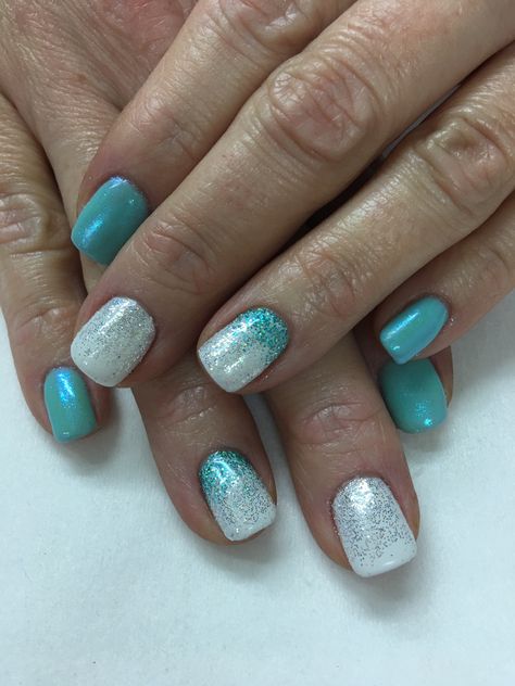 Aqua sparkle Ombré glitter Indigo Black Mermaid powder Gel Nails Teal Dip Powder Nails Design, White Acrylic Nails With Glitter, Blue Shellac Nails, Acrylic Nails With Glitter, Ocean Blue Nails, Shellac Designs, Acrylic Dip Nails, Essence Nail Polish, Ombré Glitter