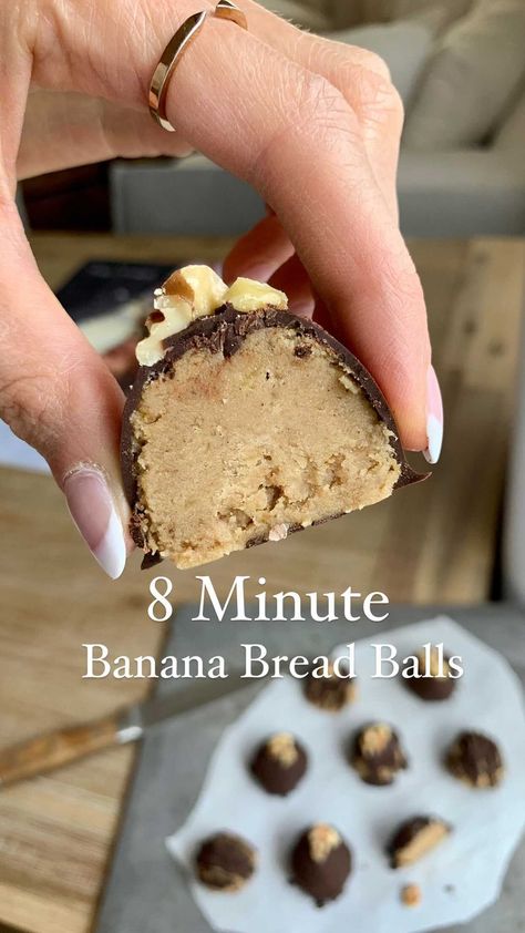 Banana Balls No Bake, Banana Energy Balls No Bake, Banana Bread Balls, Ripe Banana Recipes No Bake, Banana Bread Protein Balls, No Bake Banana Recipes, Banana Energy Balls, Banana Recipes No Bake, No Bake Banana Bread