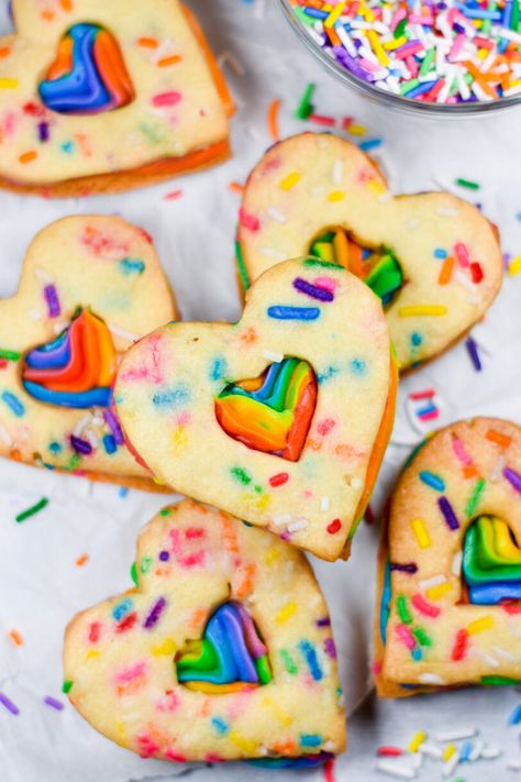 A roundup of rainbow recipes, ideal for creating a themed cookie box for gifting. Perfect for Pride month, or any month of the year! Pride Desserts, Pride Cookies, Rainbow Recipes, Rainbow Cookie, Rainbow Cookies, Rainbow Food, Cookie Box, Recipe Roundup, Summer Holidays