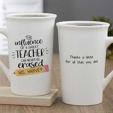 Teachers Mugs Ideas, Teacher Mug Ideas, Teachers Day Mug Design, Teacher Cup Ideas, Teacher Mug Gift Ideas, Teacher Personalized Gifts, Beer Cozies, Mugs For Teachers, Teacher Cups