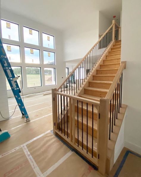 https://www.instagram.com/p/CFvYKeMn4V7/?igshid=1lngws54mismh Built In Staircase, Custom Stair Gate, Staircase Gate, Custom Baby Gates, Building A Gate, Stair Railing Makeover, Baby Gate For Stairs, Coventry Homes, Dallas House