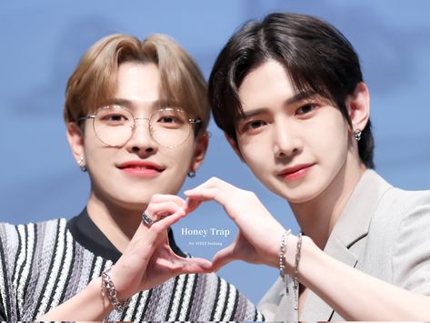 Ateez Hongjoong And Yeosang, Yeosang And Hongjoong, Hongjoong And Yeosang, Ateez Duo, Yeosang Hongjoong, Ateez Twitter, Kpop Pics, Ateez Hongjoong, Pretty Pics