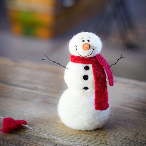 Thank You for Signing Up - Limited Time Offer - Bear Creek Felting Diy Schneemann, Snowman Kit, Snowman Crafts Diy, Felt Ornaments Patterns, Felt Snowman, Bear Creek, Diy Snowman, Needle Felting Kits, Needle Felting Projects