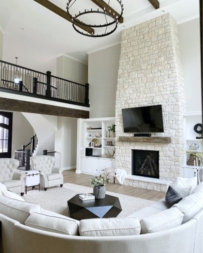 Tall Ceiling Living Room, Modern Farmhouse Living Room Ideas, Open Living Room Design, Tall Fireplace, Farmhouse Living Room Ideas, Farmhouse Decorations, High Ceiling Living Room, Modern Farmhouse Living, Living Room Decor Fireplace