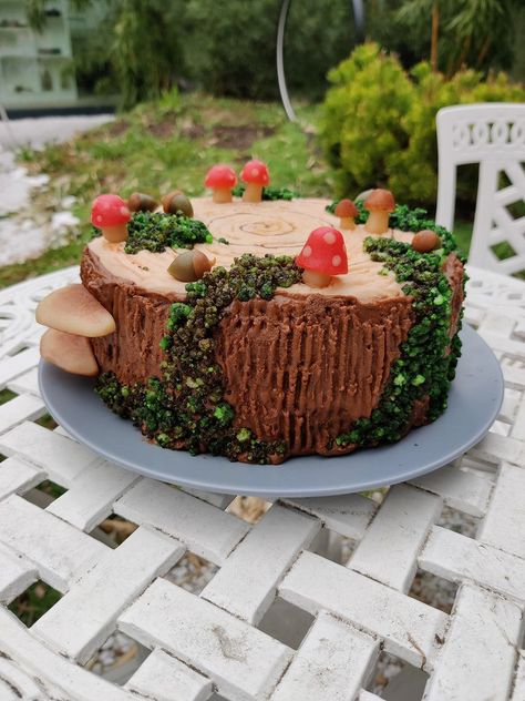 Mossy Decor, Moss Cake, Mushroom Party, Stump Cake, Forest Moss, Cake With Cream Cheese Frosting, With Cream Cheese Frosting, Delicious Treats, Cake With Cream Cheese