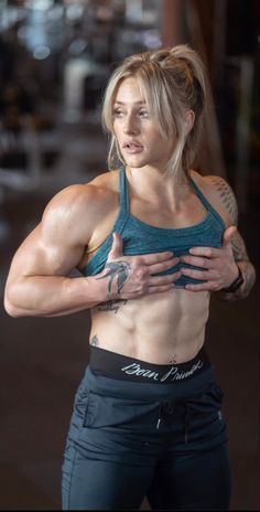 Fitness Barbie, Fitness Inspiration Body, Bodo, Body Fitness, Fitness Models Female, Muscle Girls, Body Inspiration, Workout Guide, Fitness Workout For Women