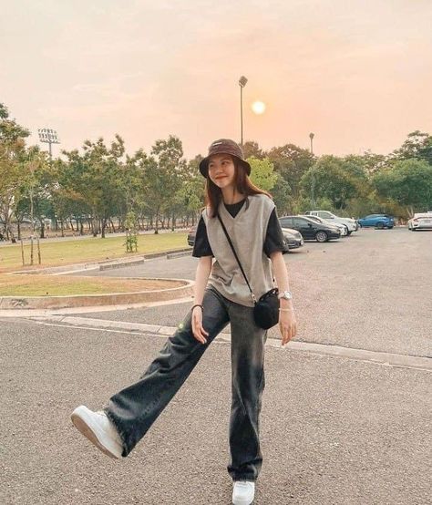 Korean Trends, Boyish Outfits, Korean Casual Outfits, Tomboy Style Outfits, Korean Girl Fashion, Ootd Hijab, Shoes Dress, Outfit Style, 가을 패션