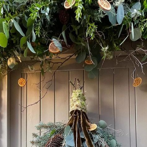 New England Christmas, England Christmas, Door Garland, Rustic Door, Cottage Door, Green Cottage, Natural Christmas Decor, Christmas Living Room, Door Swag