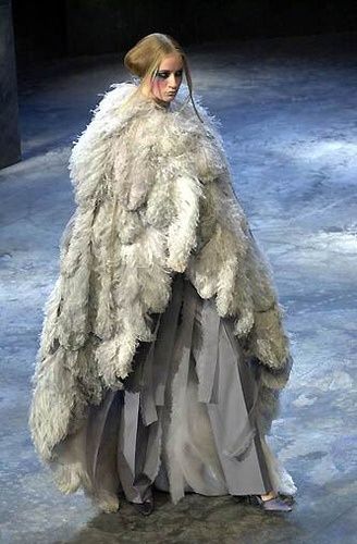 Cloak for the Lady of the Vale, Givenchy #asongoficeandfire Savage Beauty, Julien Macdonald, John Galliano, Fantasy Fashion, Costume Design, Look Fashion, Beautiful Outfits, Givenchy, Alexander Mcqueen