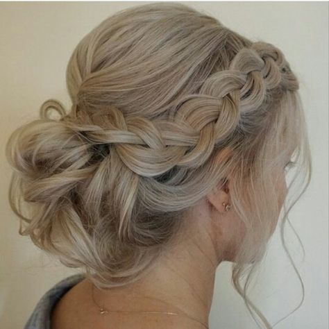 Loose braid and up do Low Updo, Wedding Crashers, Penteado Cabelo Curto, Wedding Hairstyles For Long Hair, Formal Hairstyles, Wedding Hair And Makeup, Long Bob, Hair Dos, Bridesmaid Hair